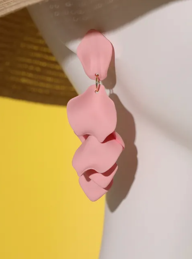 PERTESSA EARRING