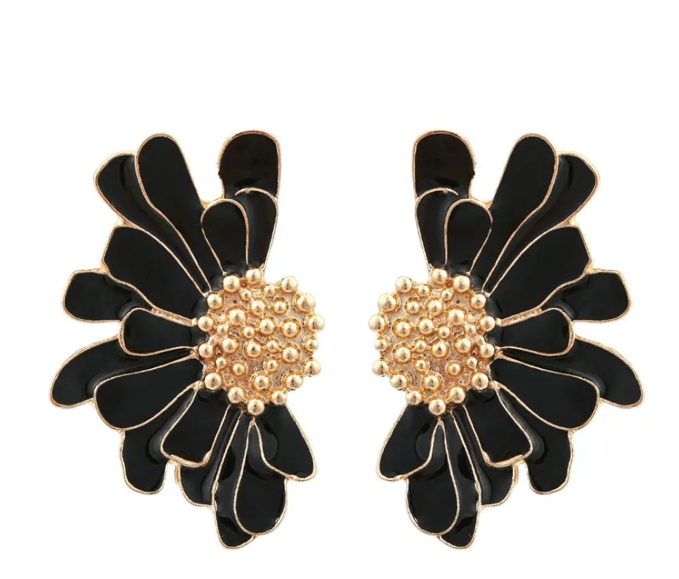 NERA EARRING