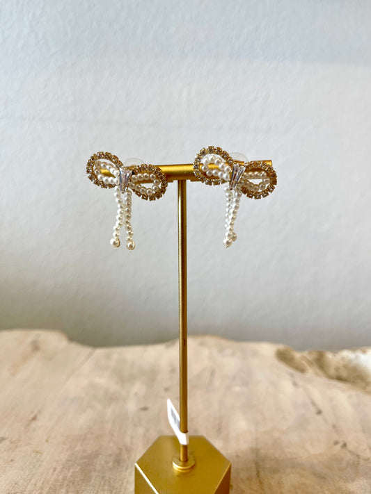 COVEY BOW EARRING