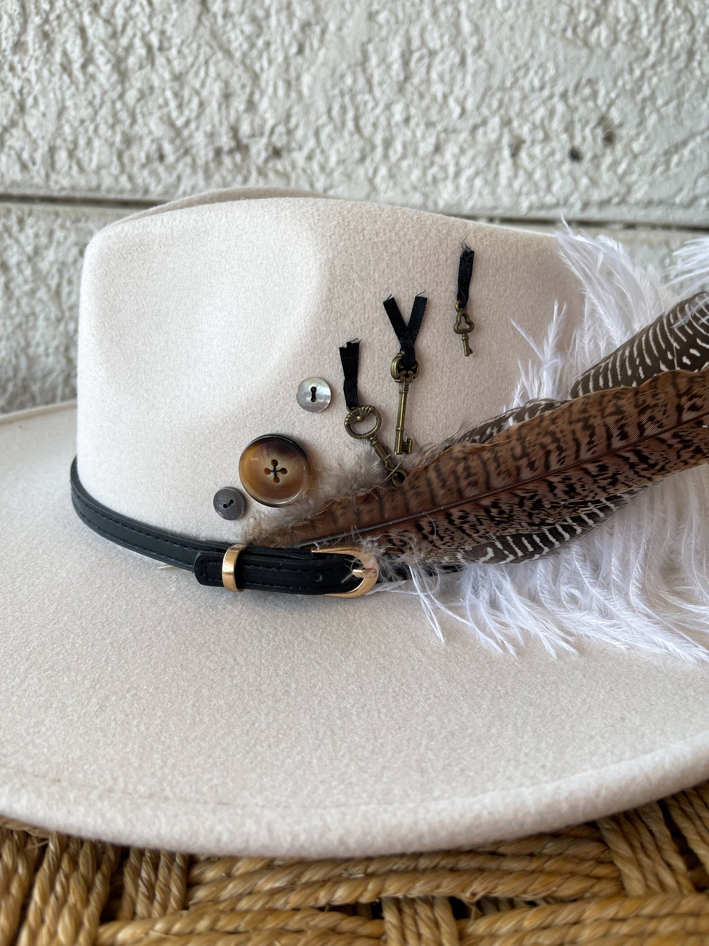 VINTAGE CHARM WESTERN HAT