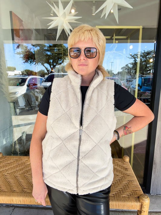 NANNA REVERSIBLE FAUX FUR VEST GREIGE