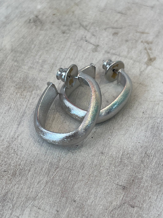 VANUSA HOOP EARRINGS
