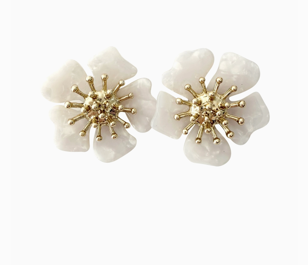TORUNN WHITE EARRINGS